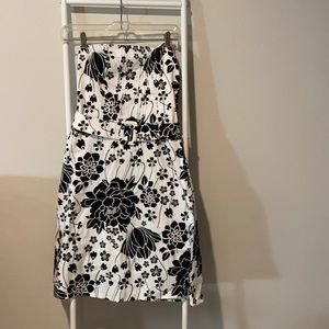 Strapless size 8 zippered dress